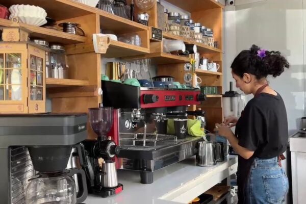 El “café de la tarde” y el turismo disparan la demanda eléctrica en zonas rurales de Costa Rica