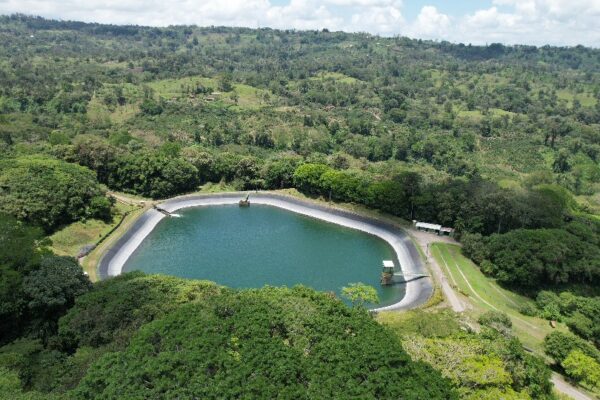Una planta que no se apaga: Coneléctricas expande generación eléctrica con central Río Lajas y suma energía limpia al sistema nacional